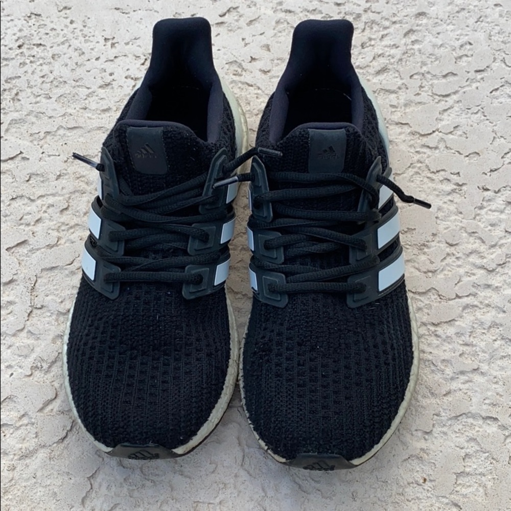 Adidas ULTRABOOST SHOES EUC.